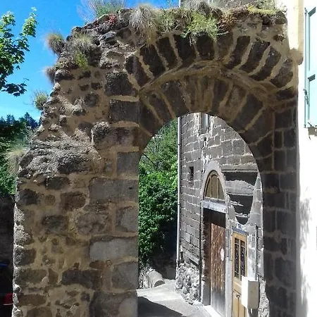 Le Petit St Clair
