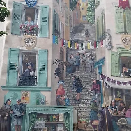 Le Petit St Clair *