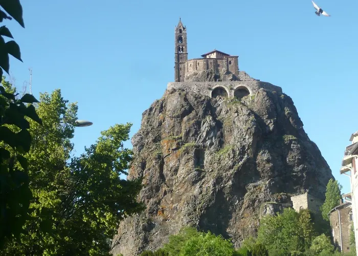 Le Petit St Clair Apartment *